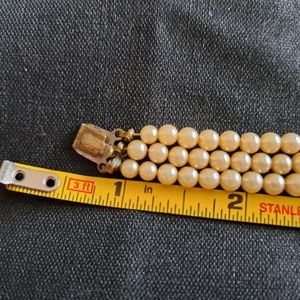 Vntg faux pearl bracelet..